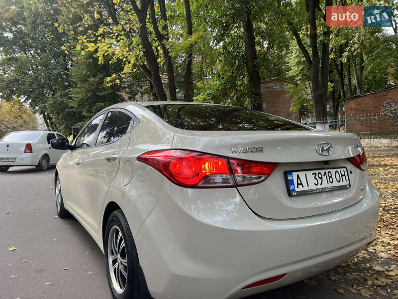 Седан Hyundai Elantra 2012 в Киеве фото 8 Седан Hyundai Elantra 2012 в Киеве