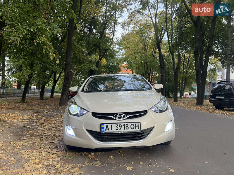 Hyundai Elantra 2012