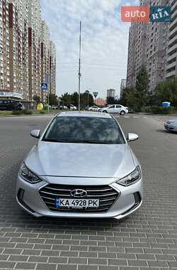 Седан Hyundai Elantra 2017 в Києві