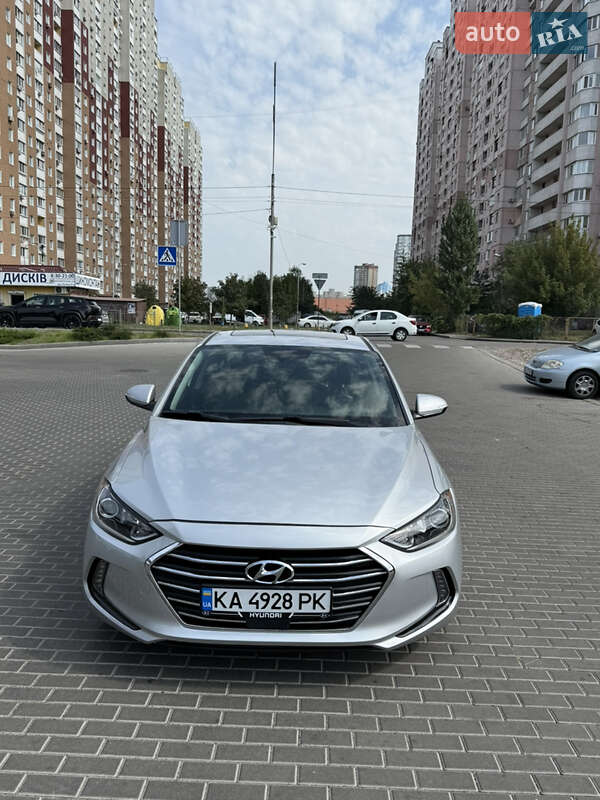 Hyundai Elantra 2017