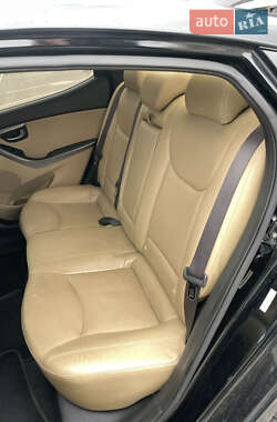 Седан Hyundai Elantra 2012 в 