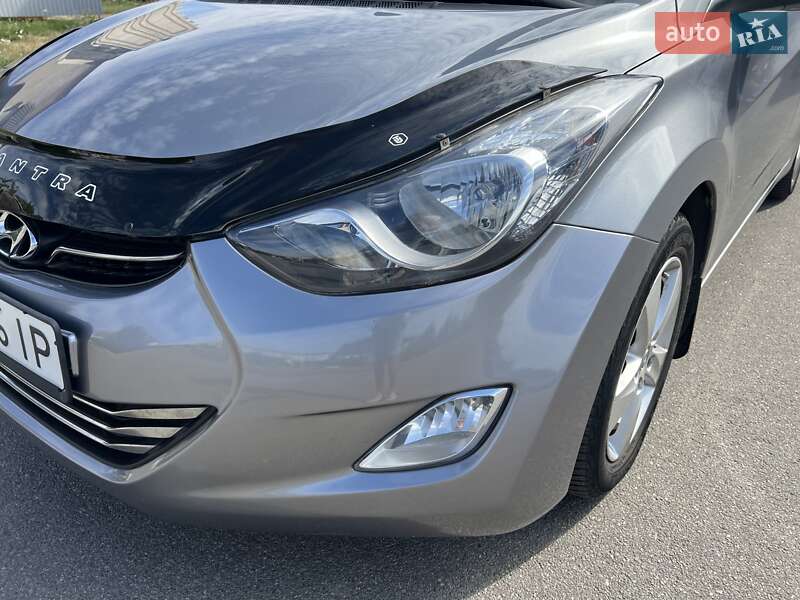 Седан Hyundai Elantra 2013 в Богуславе