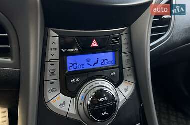 Седан Hyundai Elantra 2013 в 