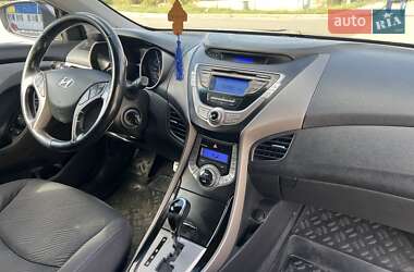 Седан Hyundai Elantra 2013 в 