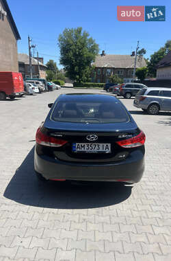 Седан Hyundai Elantra 2012 в 