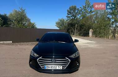Седан Hyundai Elantra 2018 в 