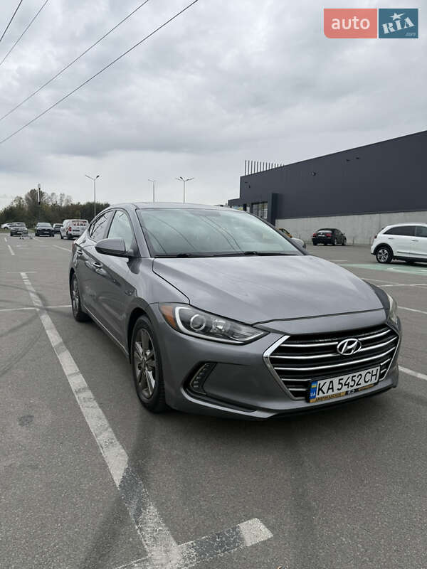 Седан Hyundai Elantra 2018 в 