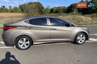 Седан Hyundai Elantra 2012 в 