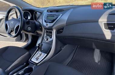 Седан Hyundai Elantra 2012 в 
