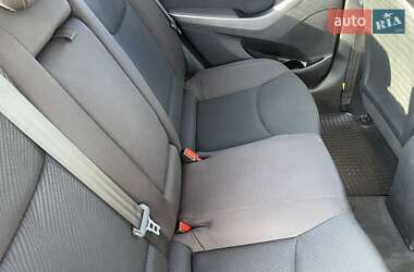 Седан Hyundai Elantra 2012 в 