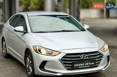Седан Hyundai Elantra 2017 в 