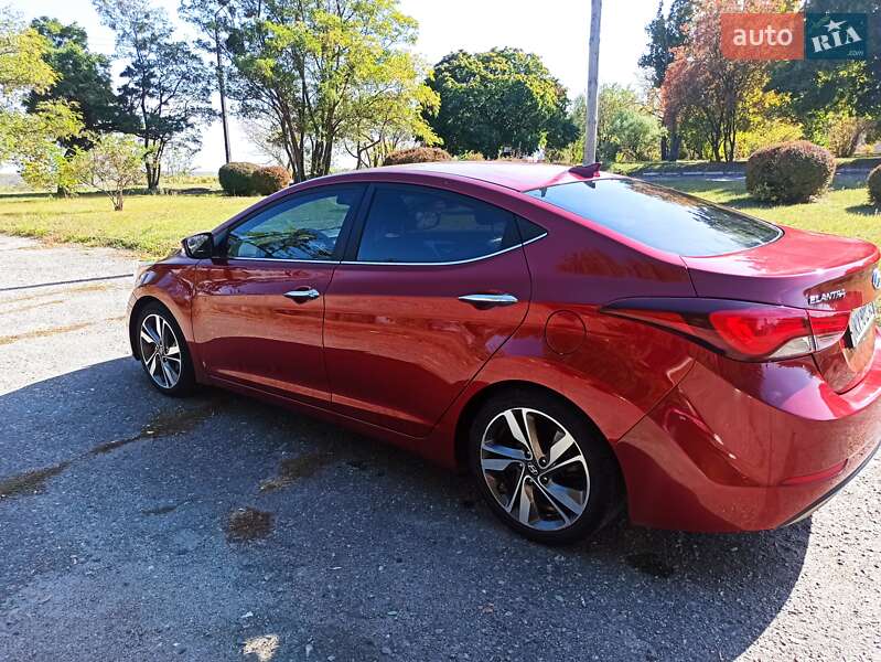 Седан Hyundai Elantra 2014 в 
