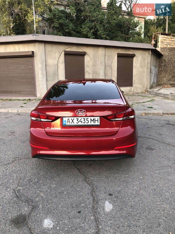Седан Hyundai Elantra 2017 в Николаеве