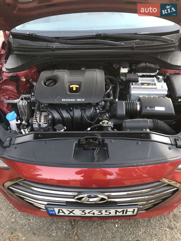 Седан Hyundai Elantra 2017 в Николаеве