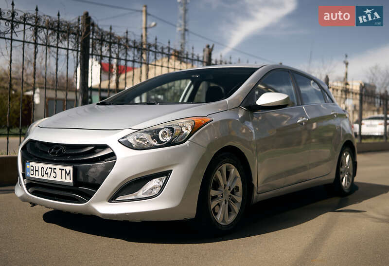 Хэтчбек Hyundai Elantra 2014 в Одессе фото Хэтчбек Hyundai Elantra 2014 в Одессе