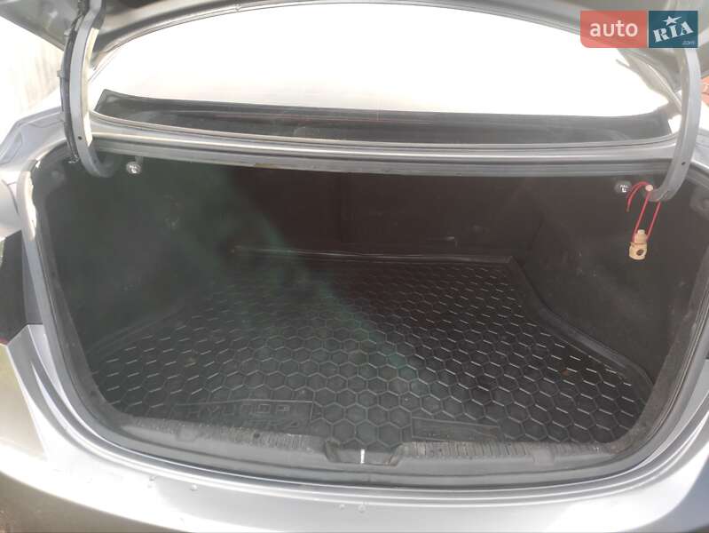 Седан Hyundai Elantra 2011 в Харькове