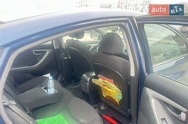 Седан Hyundai Elantra 2015 в 