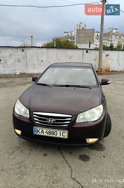Седан Hyundai Elantra 2010 в Киеве