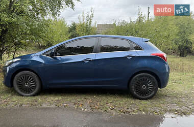 Хэтчбек Hyundai Elantra 2015 в 