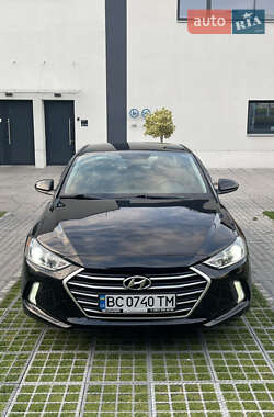 Седан Hyundai Elantra 2016 в Львове
