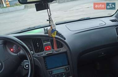 Седан Hyundai Elantra 2005 в Горишних Плавнях