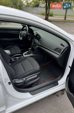 Седан Hyundai Elantra 2018 в Кременчуге