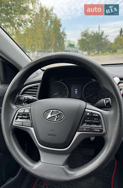 Седан Hyundai Elantra 2018 в 