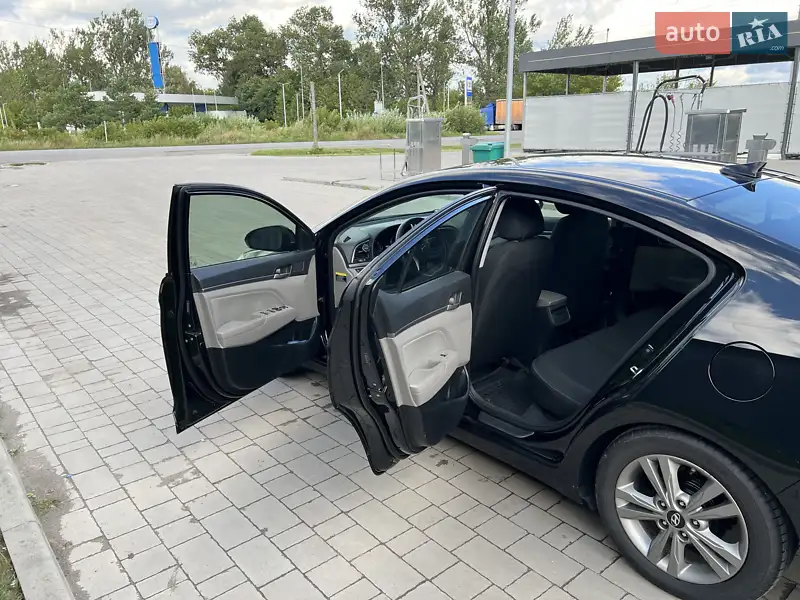 Hyundai Elantra 2016 VIN 5NPD84LF3HH031582 фото оголошення 8 з 78