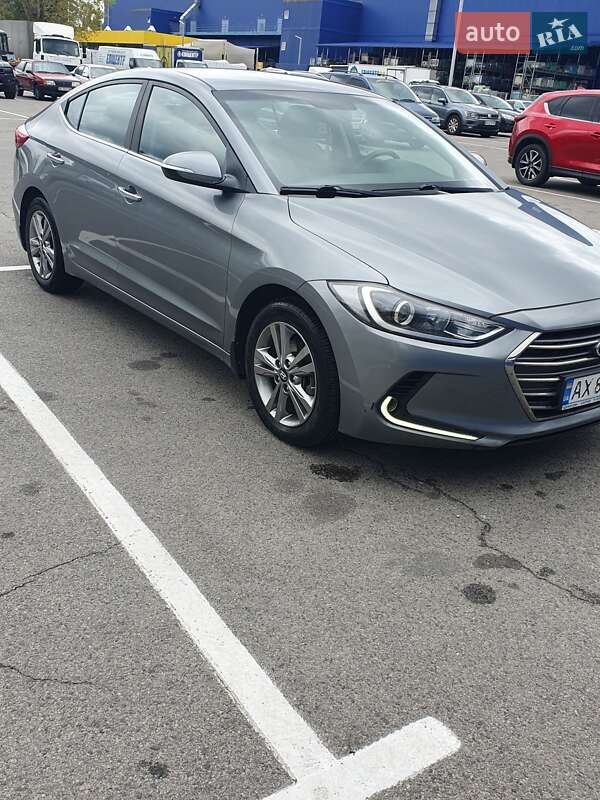 Седан Hyundai Elantra 2018 в Дніпрі