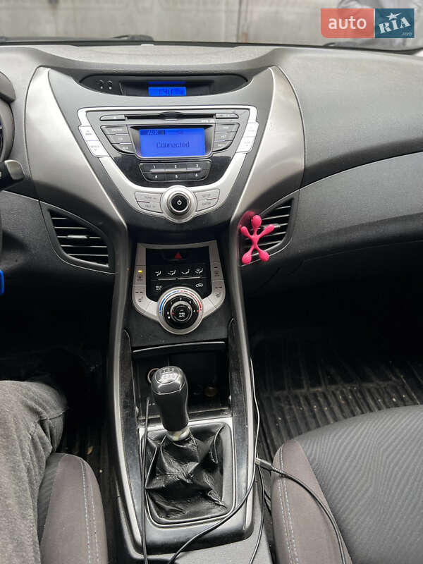 Седан Hyundai Elantra 2012 в Харькове
