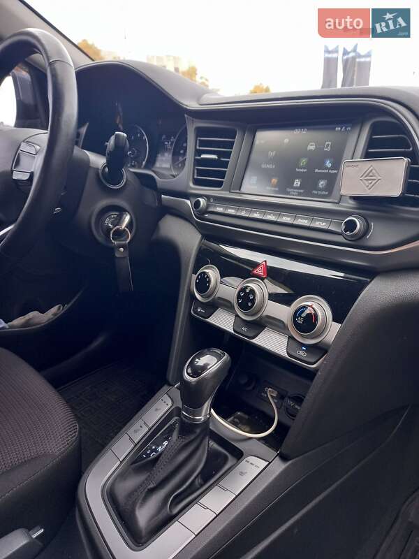 Седан Hyundai Elantra 2019 в Полтаві