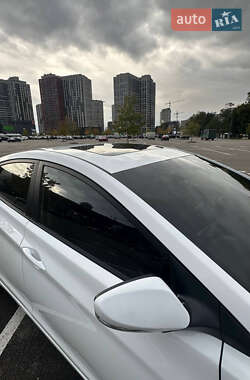 Седан Hyundai Elantra 2011 в 