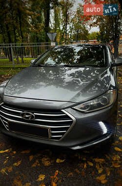 Седан Hyundai Elantra 2018 в Киеве