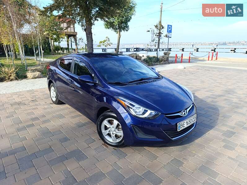 Седан Hyundai Elantra 2013 в 