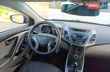 Седан Hyundai Elantra 2013 в 