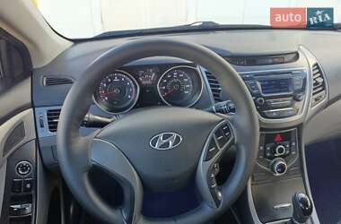 Седан Hyundai Elantra 2013 в 