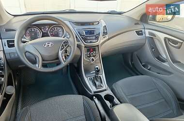 Седан Hyundai Elantra 2013 в 