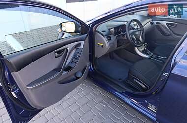 Седан Hyundai Elantra 2013 в 