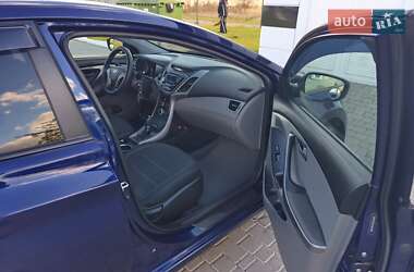 Седан Hyundai Elantra 2013 в 