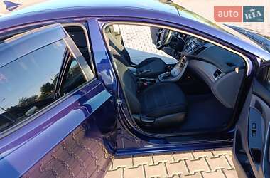 Седан Hyundai Elantra 2013 в 