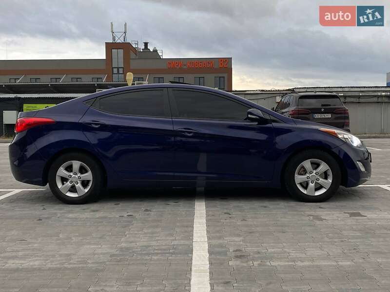 Седан Hyundai Elantra 2011 в Киеве