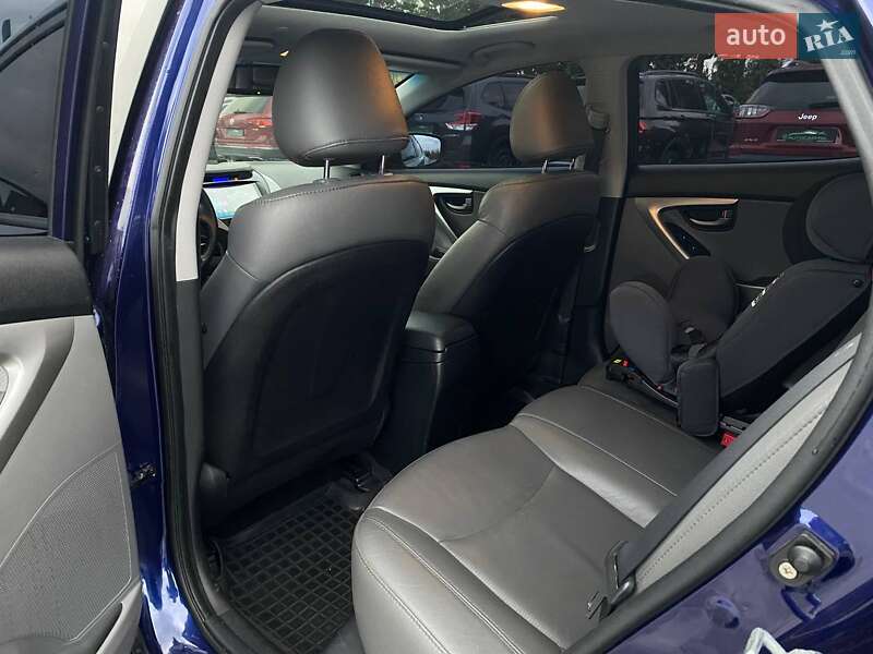 Седан Hyundai Elantra 2011 в Киеве