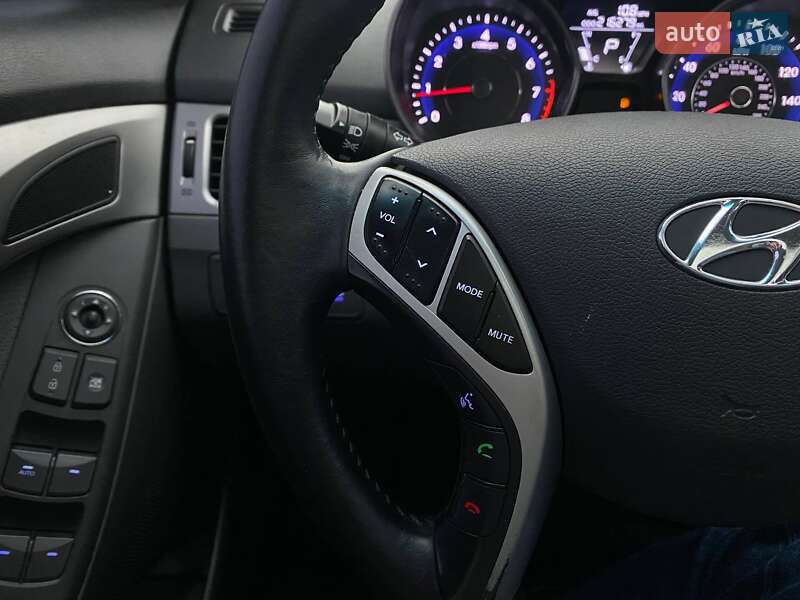 Седан Hyundai Elantra 2011 в Киеве