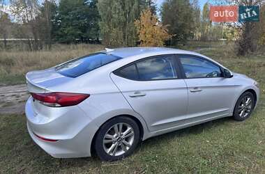 Седан Hyundai Elantra 2017 в 