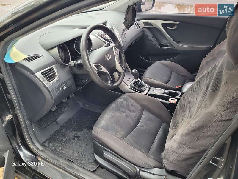 Седан Hyundai Elantra 2011 в Бурыни фото 3 Седан Hyundai Elantra 2011 в Бурыни