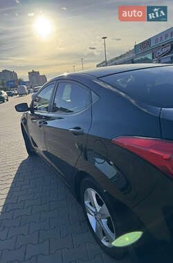 Седан Hyundai Elantra 2013 в 