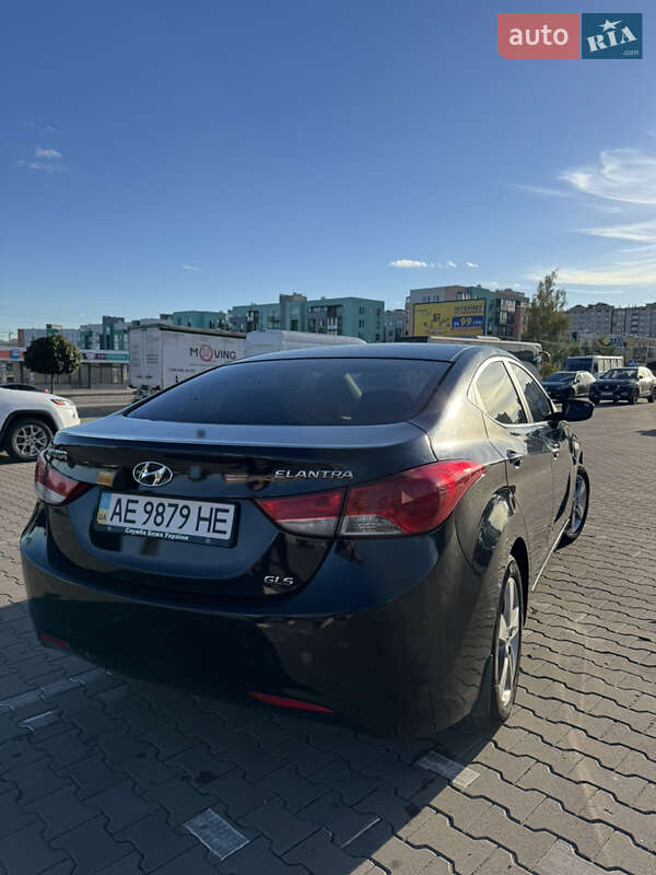 Седан Hyundai Elantra 2013 в Києві
