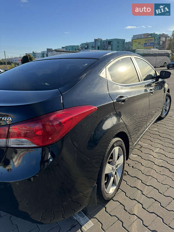 Седан Hyundai Elantra 2013 в Києві