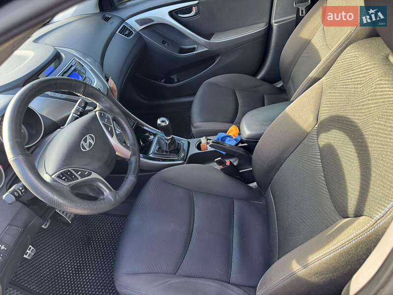 Седан Hyundai Elantra 2013 в Києві