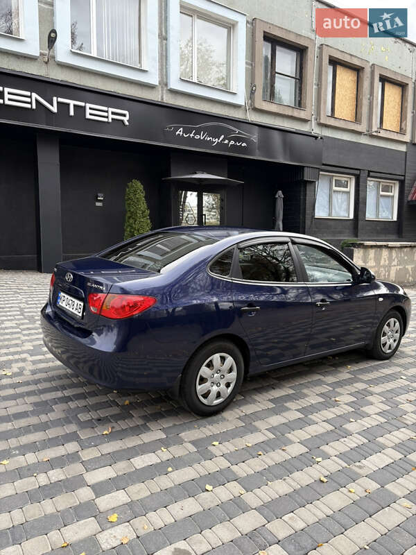 Седан Hyundai Elantra 2008 в Запорожье